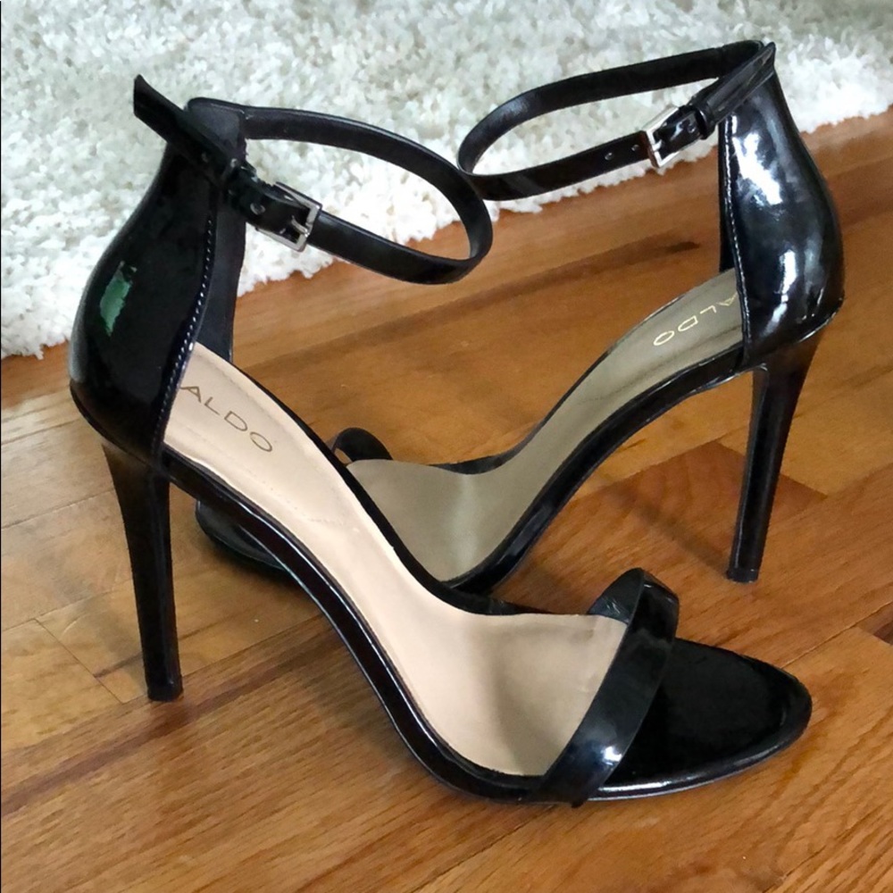 Black ankle strap signature sandal